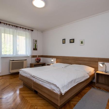 Kis Janos Apartman Шопрон Екстериор снимка